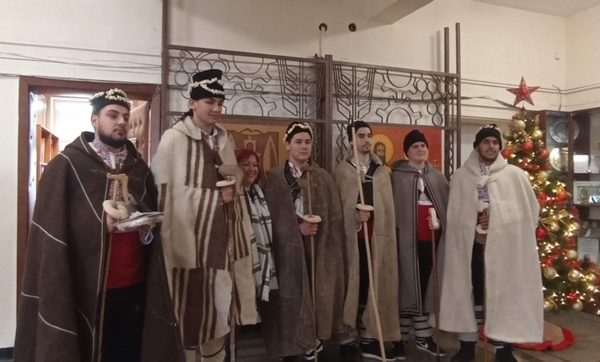 Коледари наричаха за успех, здраве и благоденствие в Община Тополовград